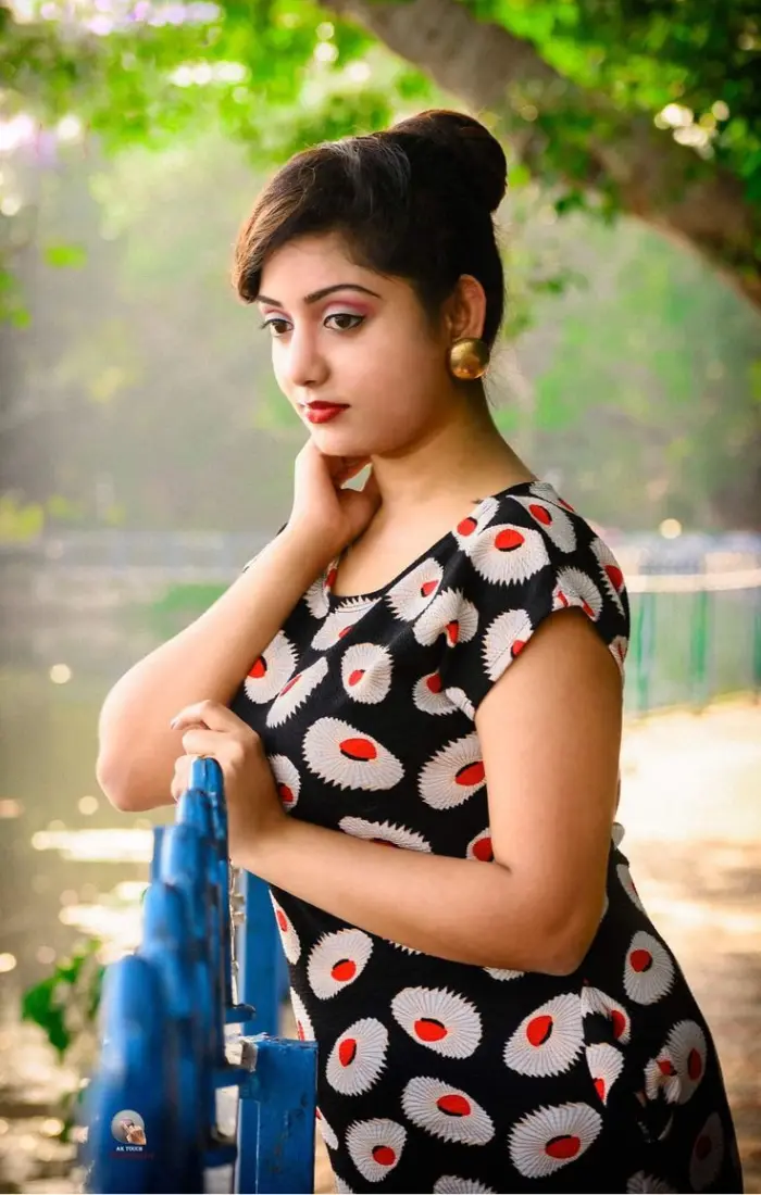 Escorts in Garia - Call Girls Service Garia