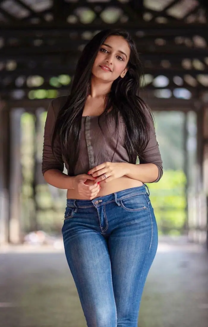 Escorts in Manicktala - Call Girls Service Manicktala