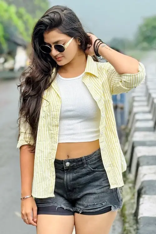 Saanvi Gujarati Escorts Kolkata - Ahmedabad Call Girl Age 22